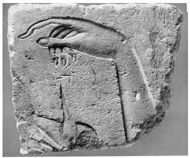 Bas-relief avec la main d’Akhénaton